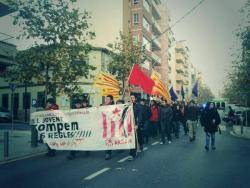 Més d'un centenar de joves es manifesten pels carrers de Palma