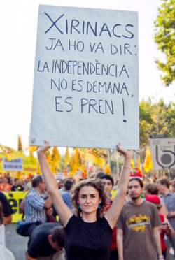 Cartell recordant Lluís M. Xirinacs en què es pot llegir "La independència no es demana, es pren."