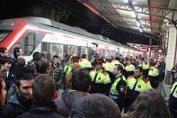 Tensió a l'estació de rodalies a Mataró