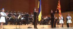 Els cor, ballet i orquestra de l'Exèrcit de Kíev van acabar els seus concerts a l'Auditori de Barcelona amb Els Segadors i  les banderes ucrainesa i catalana.