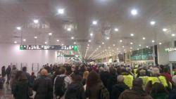 #StopPujadesTransport pren el hall de l'Estació de #Sants