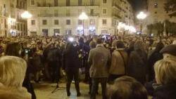 Centenars de persones van acudir a la trobada que se celebra el dia 3 de cada mes