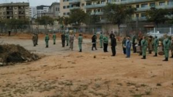 Fotografia realitzada des de l'escola Eulàlia Bota on es poden veure les activitats dels legionaris als antics terrenys de les casernes de Sant Andreu 