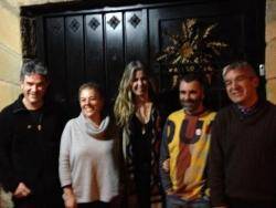 Anna Arqué i Josep Manel Ximenis amb representants del 13A d'Etxarri Aranatz
