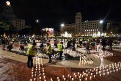 Encesa de l'estelada a la plaça de Catalunya