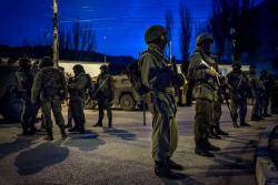 Les tropes russes  van envair les principals artèries de Crimea dissabte 