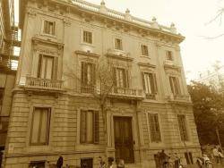 Ek 1926 va ser destituïda la Junta del Col·legi d'Advocats per redactar textos en català
