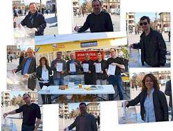 Representants dels partits polítics (Verds, CDC, CpC, NeC, CUP, SI i ERC) exercint el vot després de la roda de premsa de CxI de la campanya "Signa un vot"