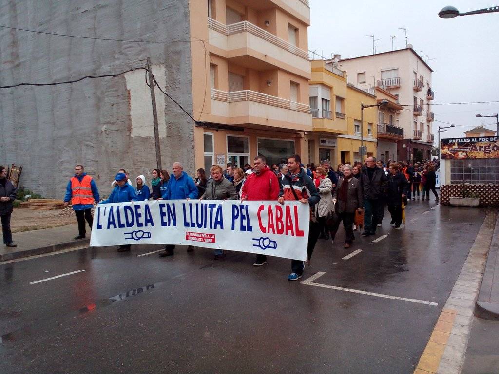 Pancarta de la PDE de l'Aldea a la manifestació de la PDE