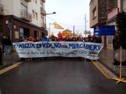 Pancarta de Jóvens de les terres de l'Ebre a la manifestació de la PDE (2014)