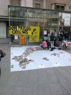 La campanya #MapaLlibresPPCC es basa en omplir de llibres i publicacions escrites en català un mapa buit dels Països Catalans