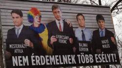 Cartell electoral de la dreta a Hongria on surten les imatges dels candidats d'esquerres com si fòssin uns delinqüents acabats de detenir.