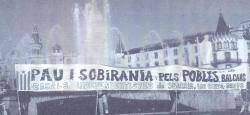 Pancarta dels casals de Bacelona a la manifestació per l'autodeterminació de 1991