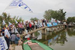 Més de mig miler de persones reclamen al Palmar més aigua i de qualitat per l'Albufera