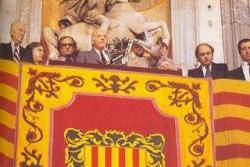 El president Josep Tarradellas, al Palau de la Generalitat junt a Jordi Pujol