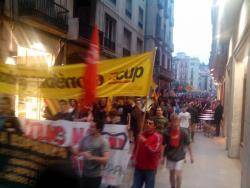 A dos quarts de nou del vespre la concentració es va convertir en una manifestació que va recórrer els carrers de la ciutat