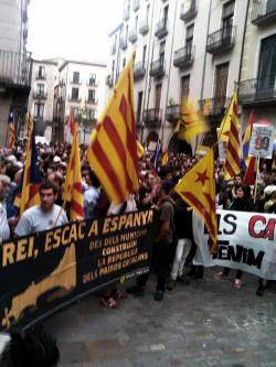  La concentració de Girona va omplir des de les vuit del vespre  la Plaça del Vi amb un miler de manifestants