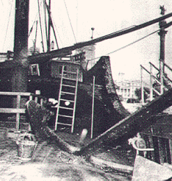 13/06/1987- Terra Lliure col·loca  dos artefactes explosius a la caravel·la Santa María