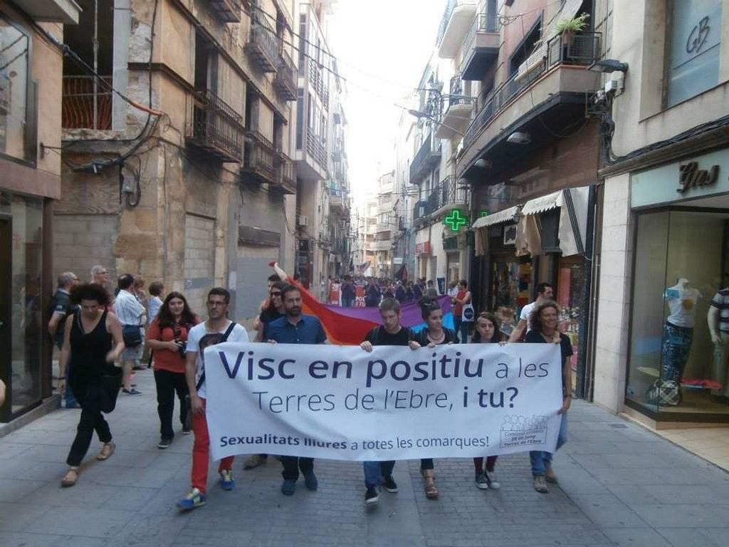 Manifestació del 28J a Tortosa, per l'alliberament lèsbic, gai, bi, trans i intersex