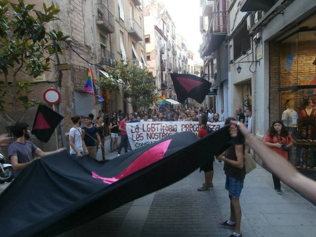 Manifestació del 28J a Tortosa, per l'alliberament lèsbic, gai, bi, trans i intersex