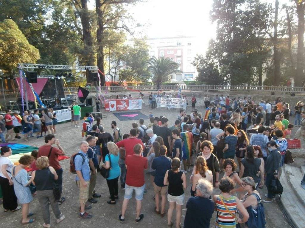 Manifestació del 28J a Tortosa, per l'alliberament lèsbic, gai, bi, trans i intersex