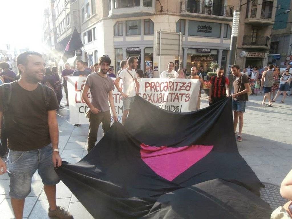 Manifestació del 28J a Tortosa, per l'alliberament lèsbic, gai, bi, trans i intersex