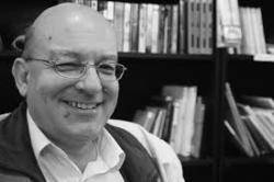 Juan Carlos Moreno Cabrera (Madrid, 1956) és catedràtic de Lingüística General en el Departament de Lingüística, Llengües Modernes, Lògica i Filosofia de la Ciència de la Universitat Autònoma de Madrid