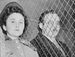 1953- Ethel i Julius Rosenberg són executats a la cadira elèctrica 