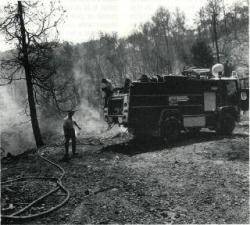 Cotxe de bombers en l'extinció dels incendis