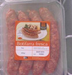 Avui la Plataforma Aragonesa No Hablamos Catalán (PANHC) ha denunciat un establiment ALDI a Barbastre per comercialitzar paquets de butifarres etiquetats en català