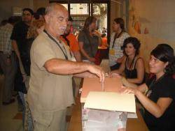 Agustí Barrera, votant a la primera consulta per la independència a Arenys de Munt