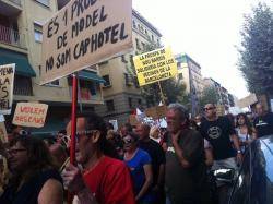 Protesta multitudinària a la Barceloneta