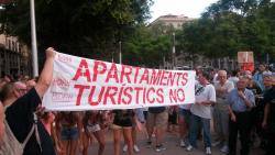 Protestes veïnals contra el turisme de borratxera.