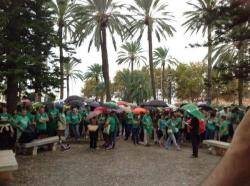 La pluja no atura la lluita dels docents de les Illes