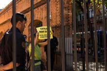 Ocupen la subdelegació de l'Estat a Girona per a reclamar la consulta