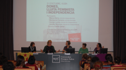 Fotografia de l'acte "Dones, lluita feminista i independència"