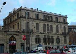 La trobada es realitzà a la sala Cotxeres del Palau Robert, situada al costat dels jardins de l'històric edifici emplaçat al Passeig de Gràcia cantonada amb l'avinguda Diagonal.