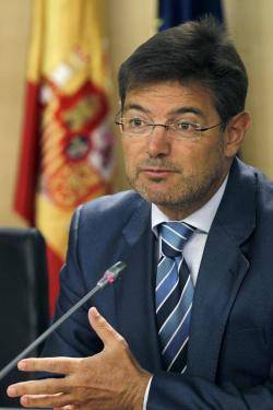 El ministre espanyol de justícia, Rafael Catalá, ha afirmat que no acudirà al TC si la Generalitat cedeix a la societat civil les actuacions en el desenvolupament de la consulta