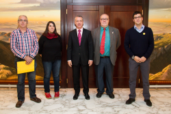 L'Assemblea Nacional Catalana lliura la seva Petició al món al Govern del País Basc 