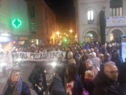 Protestes de tota mena contra el govern de García Albiol a la plaça de la Vila de Badalona