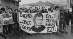 Pancarta en record a David Álvarez Peña
