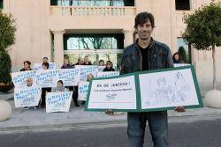 La làmina on hi ha dibuixada la balança de la Justícia