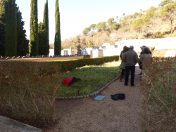 Una desena de persones han homenatjat a Girona els anarquistes assassinats per la Guàrdia Civil fa 55 anys al Mas Clarà de Palol de Revardit (imatge:llibertat.cat) 