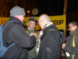 Després de l'acte de #PerlaRuptura2015  a l'Aliança del Poblenou s'ha realitzat un petit homenatge a Agustí Barrera i Carles Castellanos, represaliats i empresonats fa 50 anys.