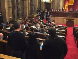 Els diputats de la CUP abandonen el Parlament com a protesta per la sentència de TS