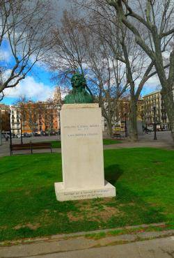 Monument al general Moragues a Pla de Palau (imatge: bolg "Sortides amb gràcia")