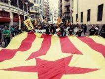 Manifestaci&oacute; pels carrers de Val&egrave;ncia (25 d'Abril)