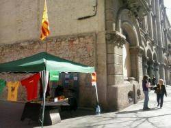 Plantada davant ajuntament districte Sants-Montjuïc parada CUP