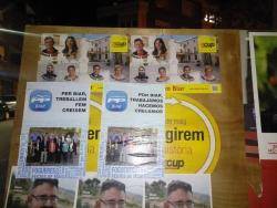 Cartells del PP de Biar tapant els de la CUP