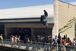 Amb aquesta acció s'ha desactivat la càmera de l?Hemeroteca, la càmera principal del centre situada la Plaça Cívica, i la del taulell del bar de la mateixa plaça, les tres a l?epicentre del complex docent de Bellaterra / Autònoma Rebel